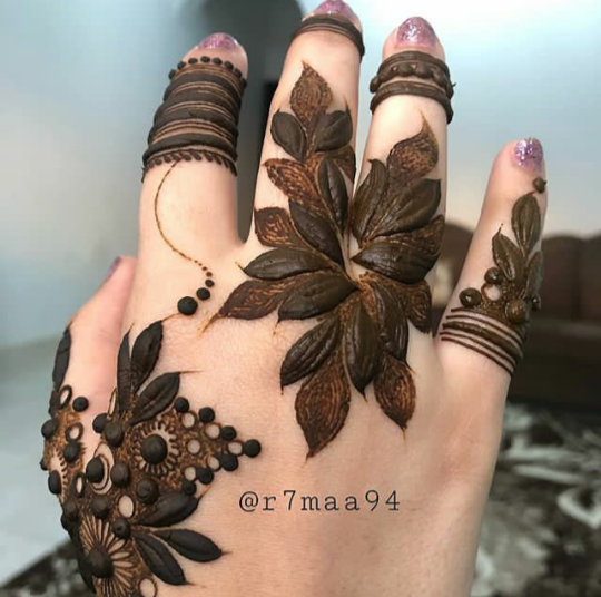 simple mehndi designs Images • saba khan (@980206378) on ShareChat