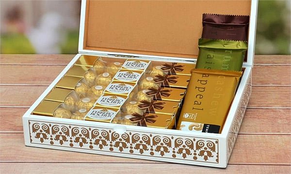 Meetho Keshar - Gudi Padwa is celebrated as New Year's Day, so make someone  special on the new day with #Premium Gift Hamper from MeethoKashar. Find  your favorite gifts for the festival